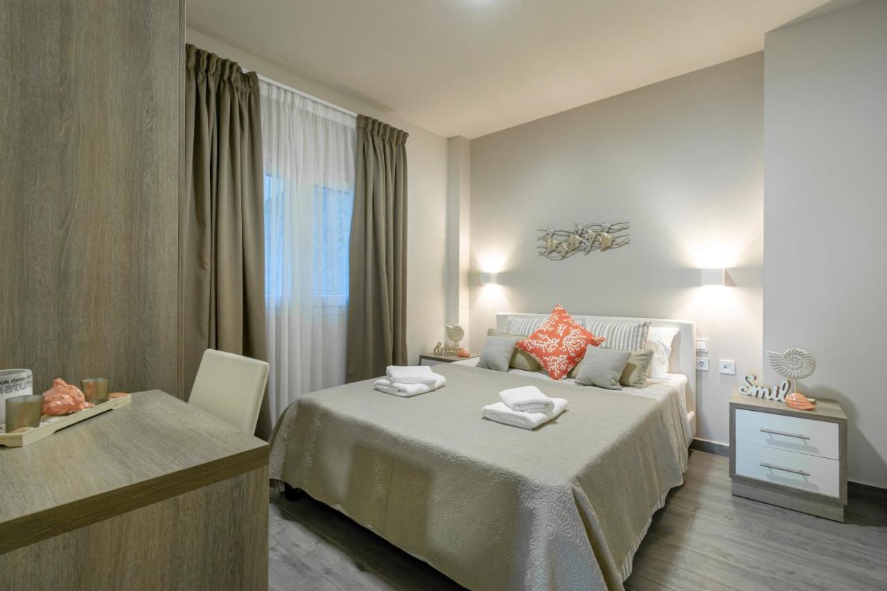 Dedis Apartment's *