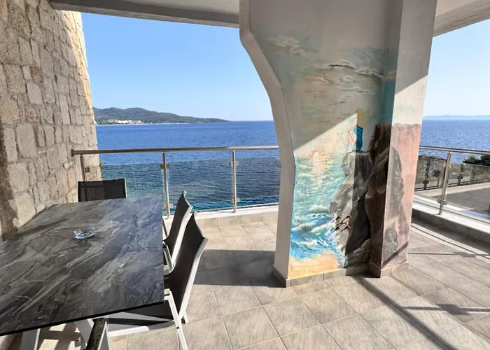 Dedis Apartment\'S