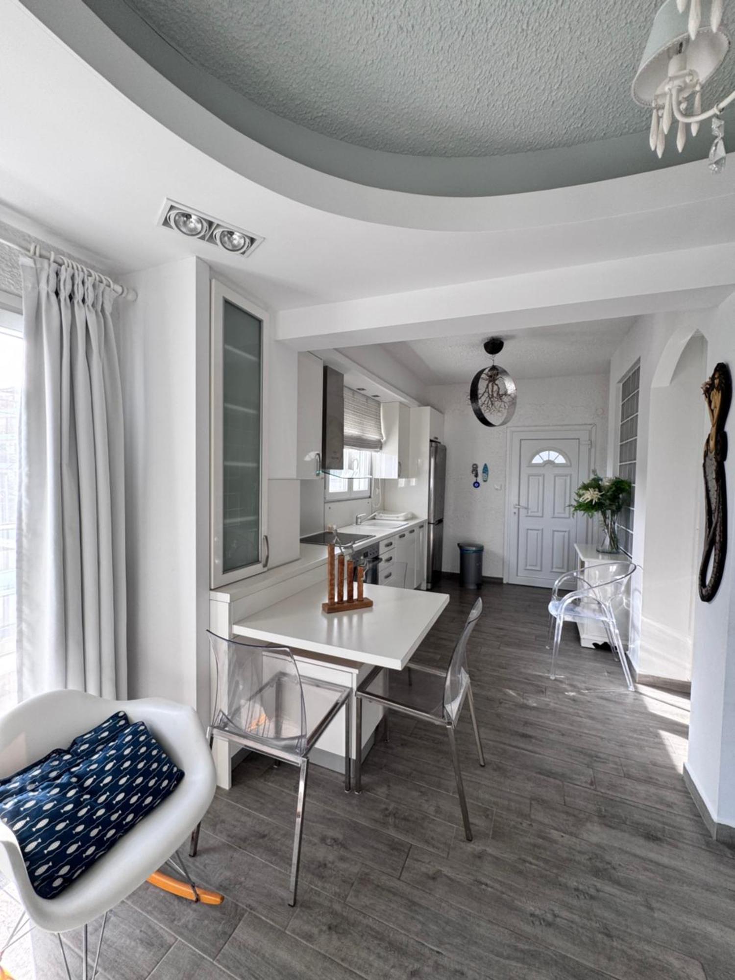 Apartment Dedis Neos Marmaras