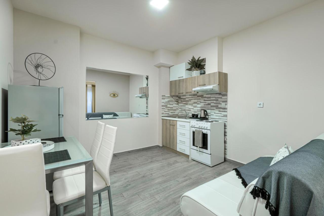 Dedis Apartment's