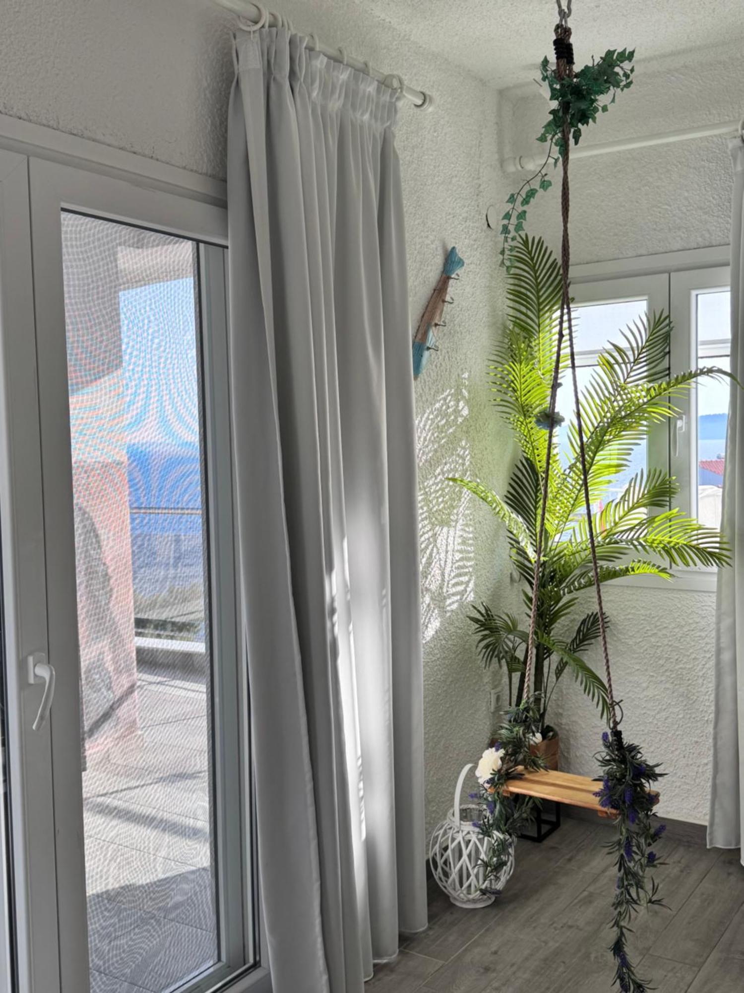 Dedis Apartment's