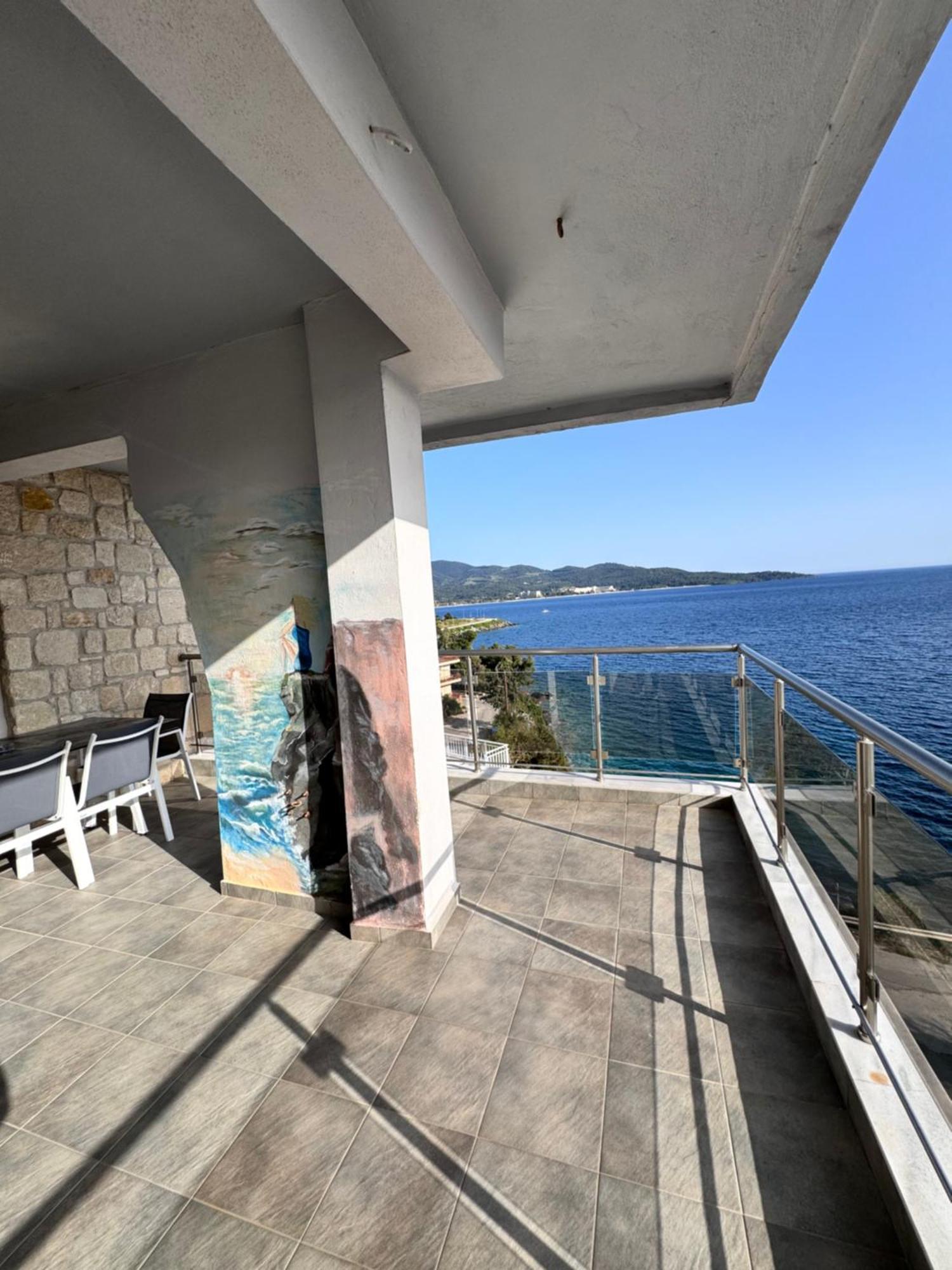 Dedis Apartment's Апартаменты